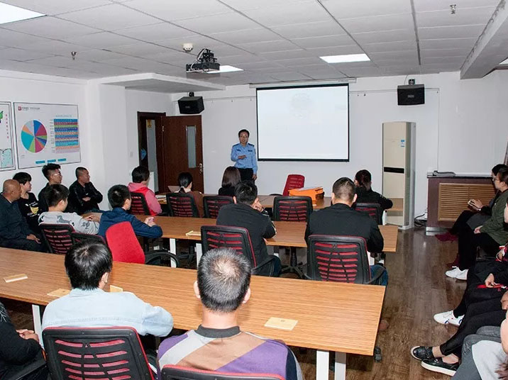 Cmp(冠军)官网 - 西甲希洪竞技主赞助商